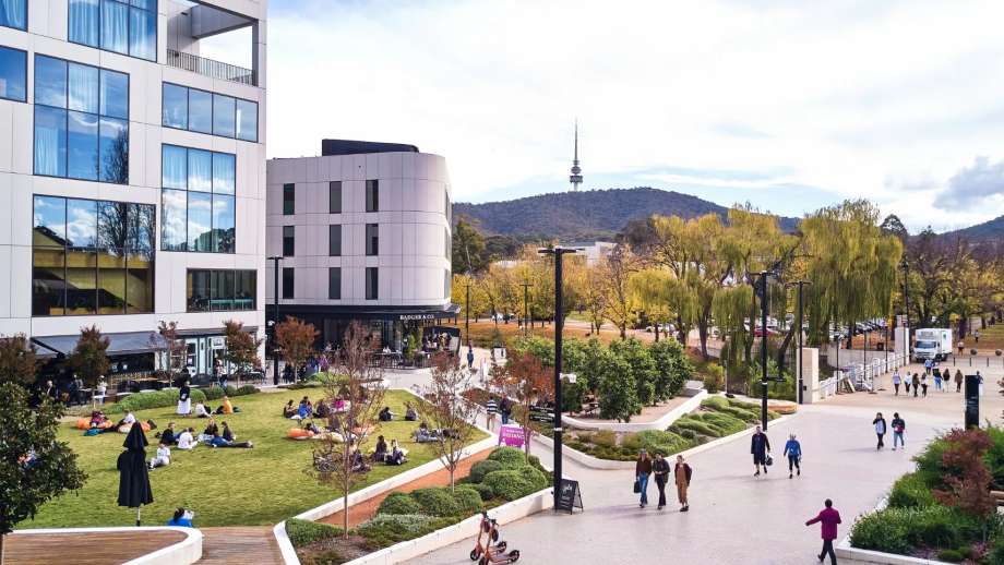 aerial shot of 皇冠体育下载｜皇冠体育接口｜皇冠体育277's Acton campus.